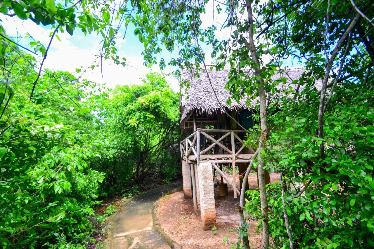 Stilts Diani Beach Zewnętrze zdjęcie